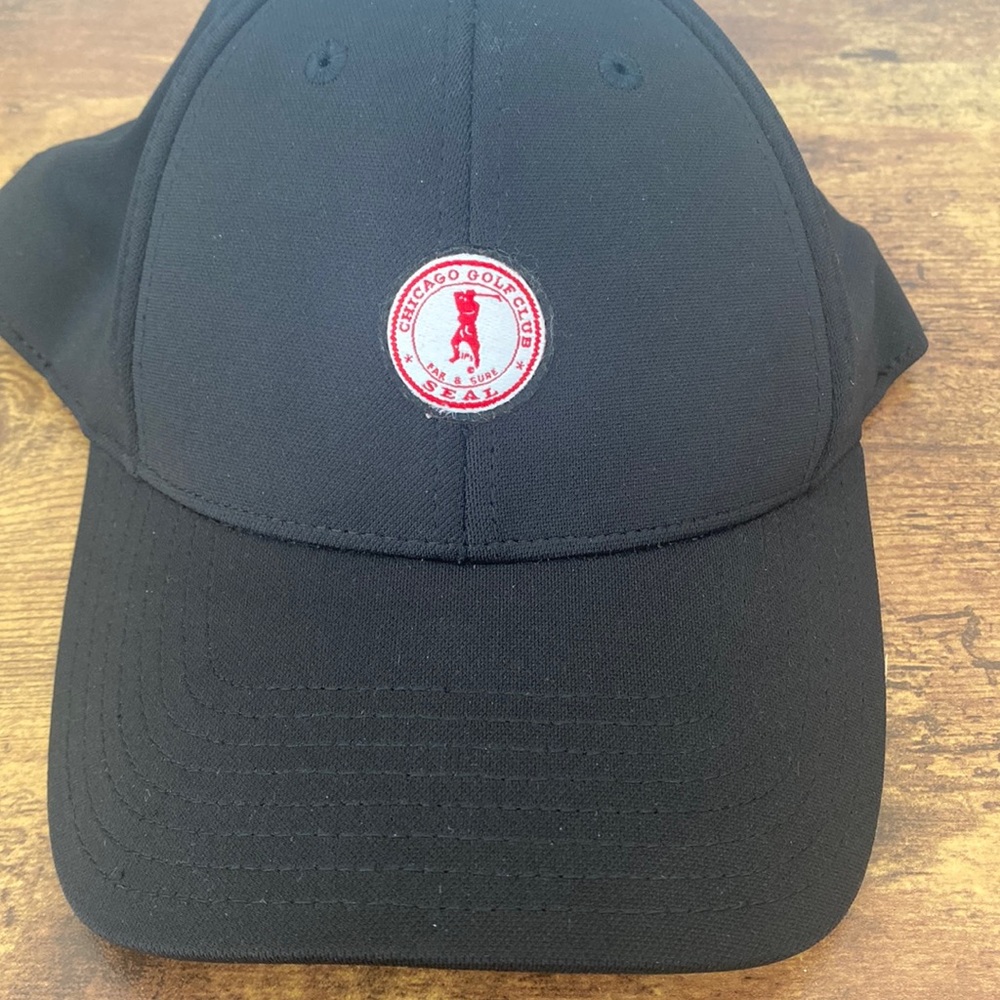 Chicago Golf Club flex-fit hat.  NWOT